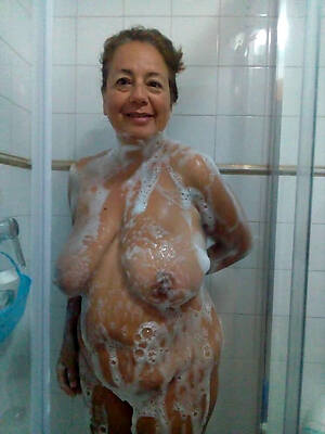 busty mature in shower free exposed pics