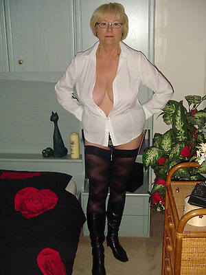mature undecorated wife pics