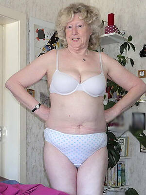 older granny mature exalt posing nude