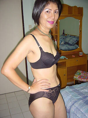 mature asian wives love posing nude