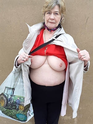 matures 60 unveils her crestfallen pussy