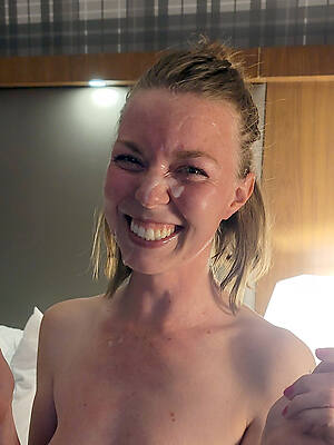 easy porn pics of sexy grown up milf facial