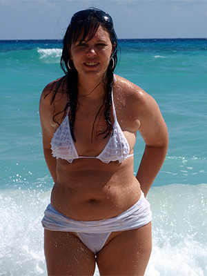 beautiful mature bikini moms nude pictures