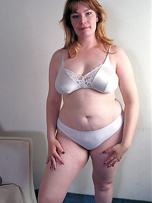fantastic mature lingerie pictures