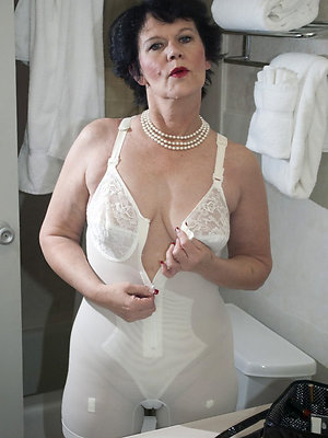 free pics of mature wife in lingerie