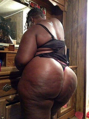 petite mature ebony mothers nude pictures